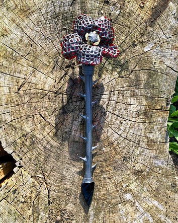Lex Shute_Poppet Dart, 2026. Stained glass, Obsidian, Citron stone, lead, tin, 39x11x8cm