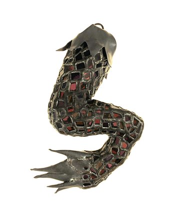 Lex Shute_Quilkin, 2025. Stained glass, lead, tin, 15x8x5cm_Edit
