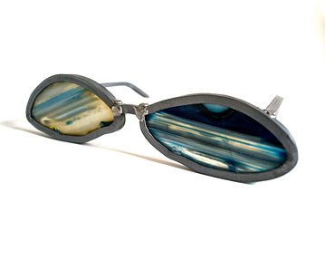 Lex Shute_Vespers, Ocular Device, 2019. Agates, lead, 5x20x16cm_web