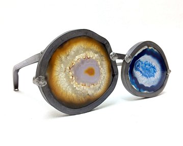 Lex Shute_Equinoct, Ocular Device, 2018. Agates, lead, 7.5x19x15cm_web